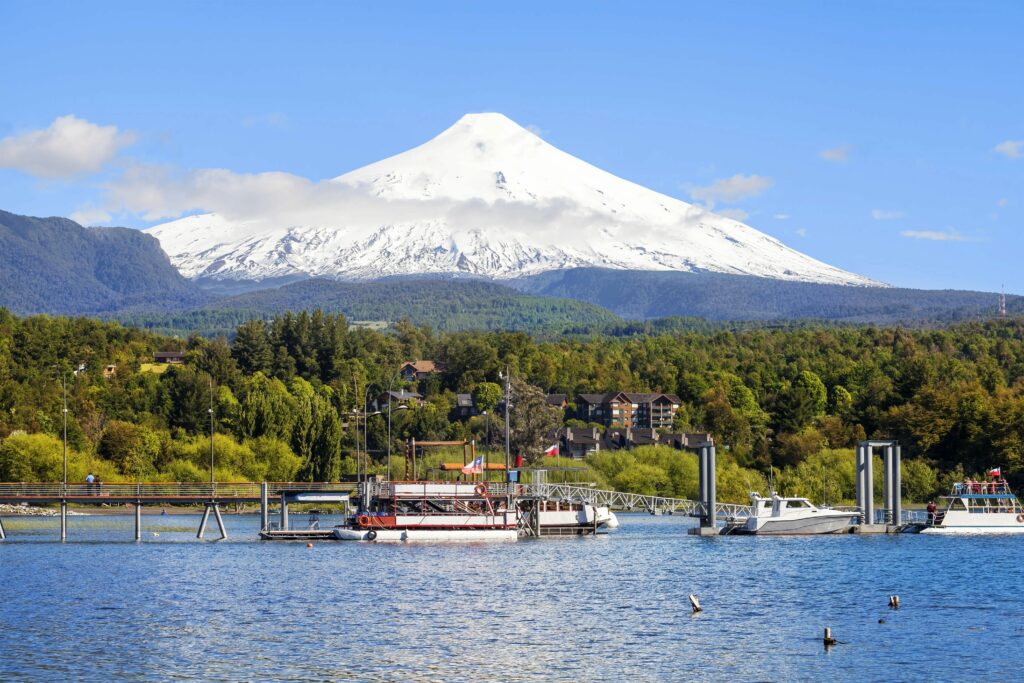 Sopka a jezero Villarica